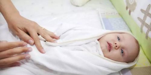 寶寶腸絞痛，別不當(dāng)回事，這樣做能有效緩解！